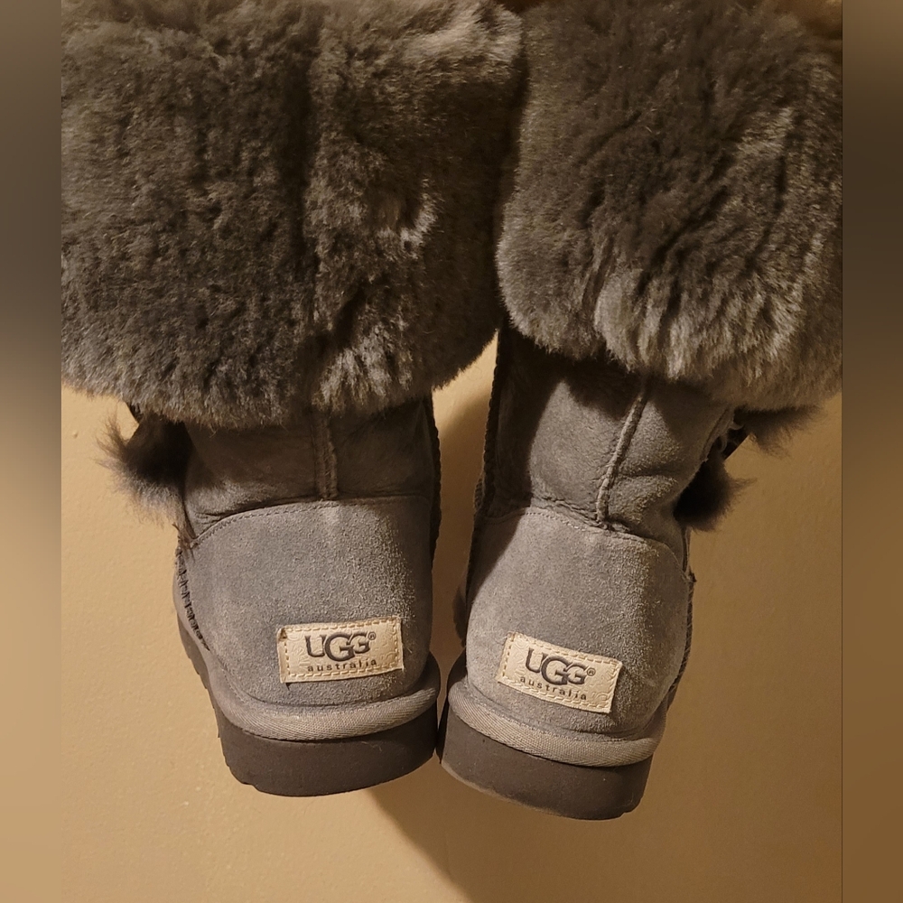 Ugg Australia Bailey Button Triplet Ii - image 6